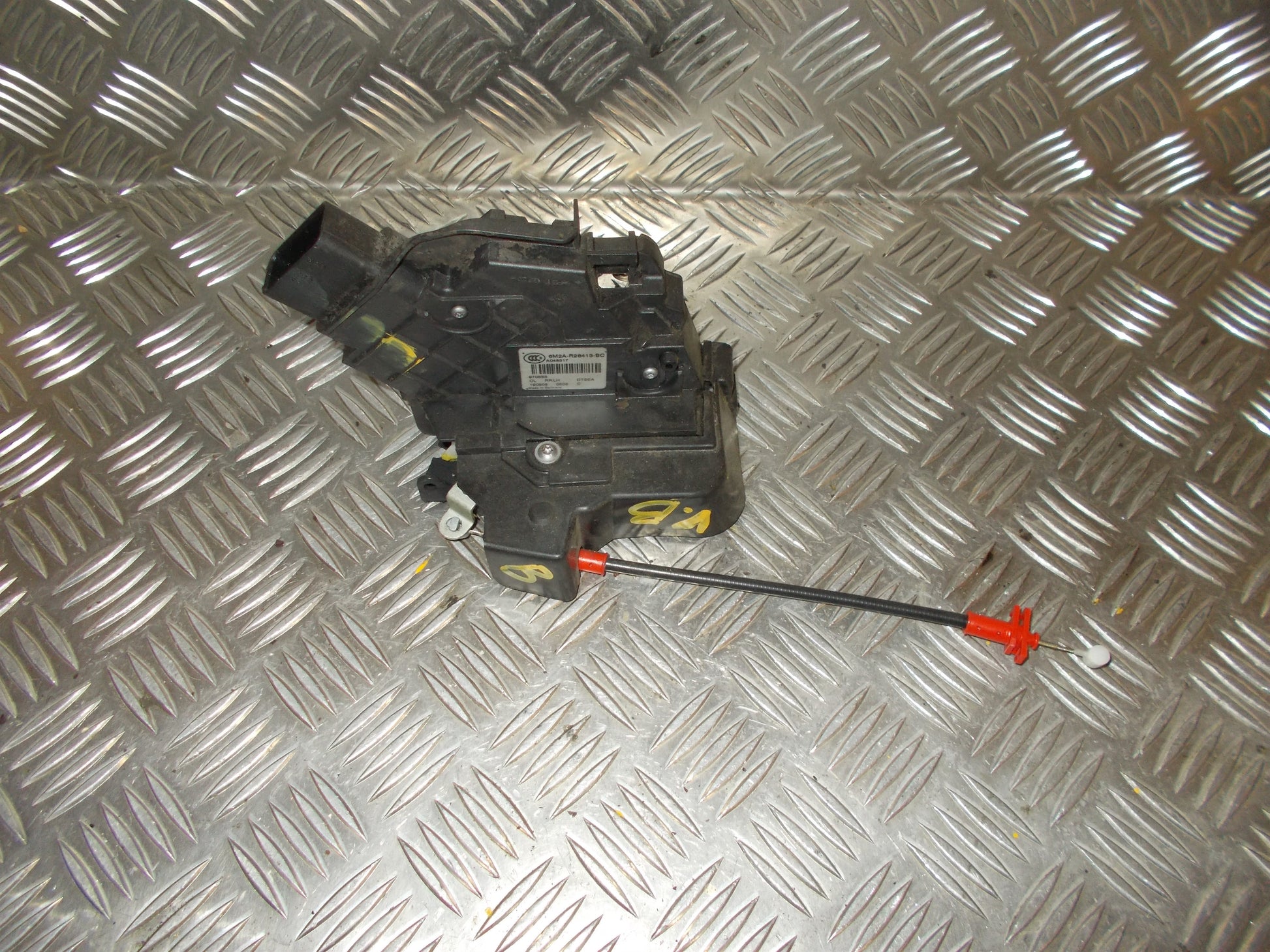 Ford Mondeo 4 Dørlås Med OEM Nr. 5M2AR26413BC Fra Ford Ophugger