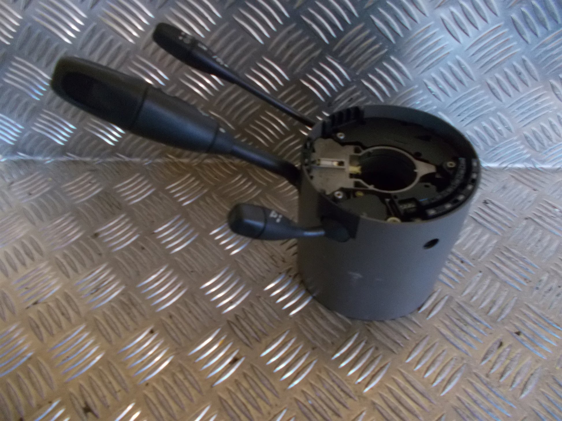 Mercedes E W211 Kontakt Combi Med OEM Nr. Ophugger Fra Mercedes Ophugger