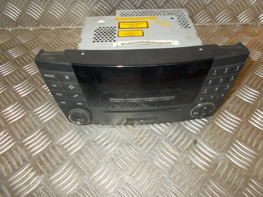 Mercedes E W211 Radio M/Cd Med OEM Nr. Ophugger Fra Mercedes Ophugger