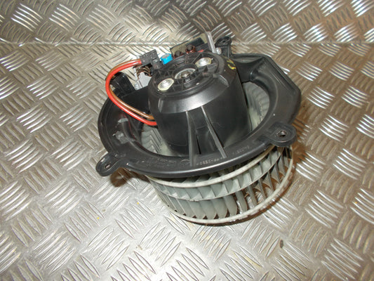 Mercedes E W211 Varmeblæser Med OEM Nr. A2308210251 Fra Mercedes Ophugger