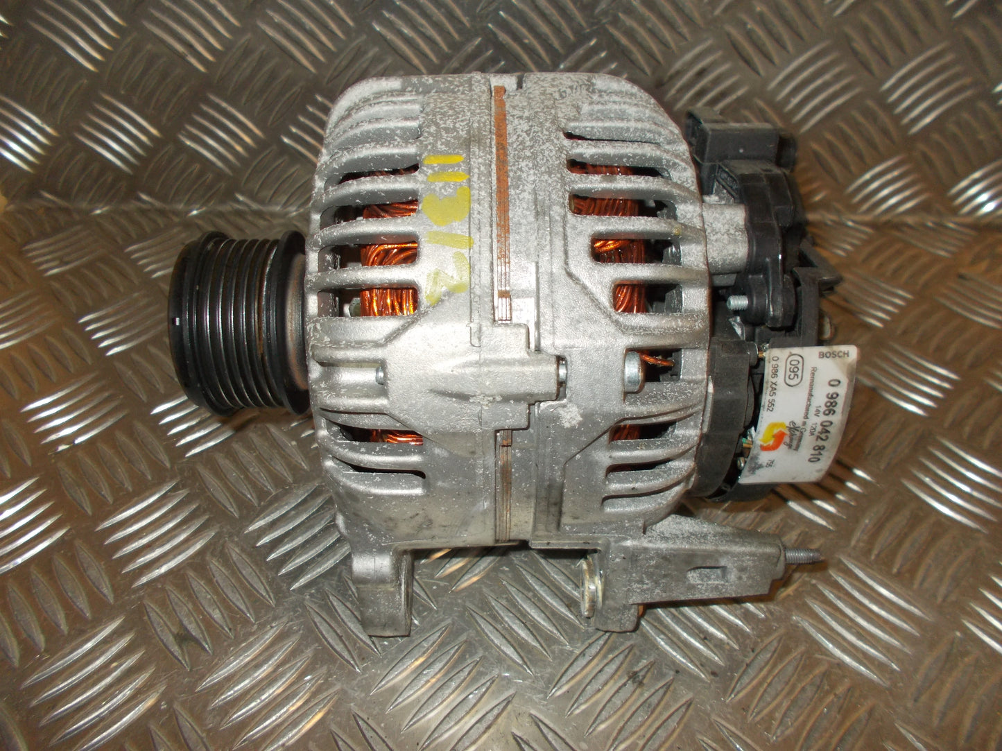 VW Polo 9N Generator Med OEM Nr. 045903023F Fra VW Ophugger