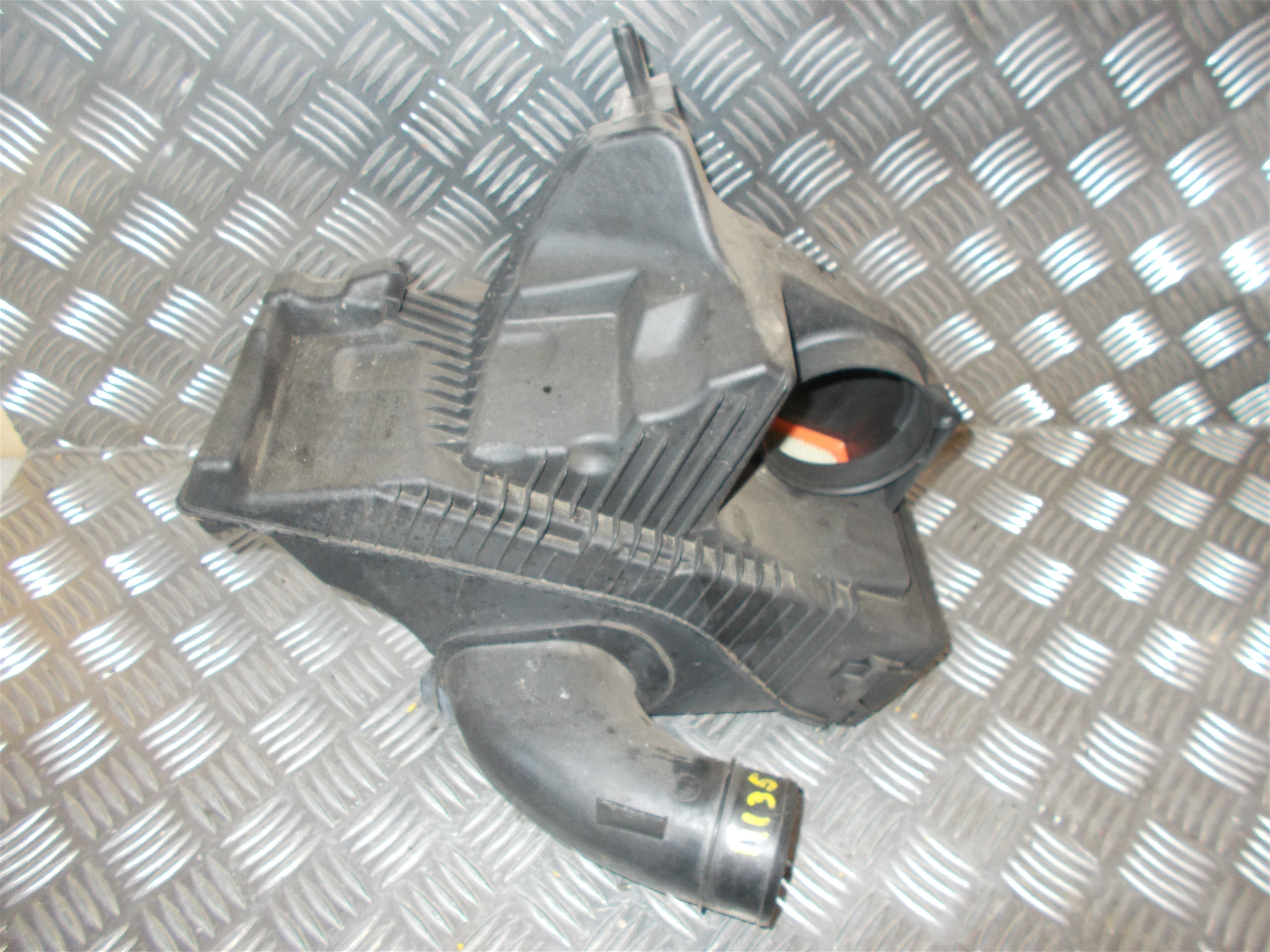 Renault Clio 3 Luftfilterkasse  Med OEM Nr. 8200309636 Fra Renault Ophugger