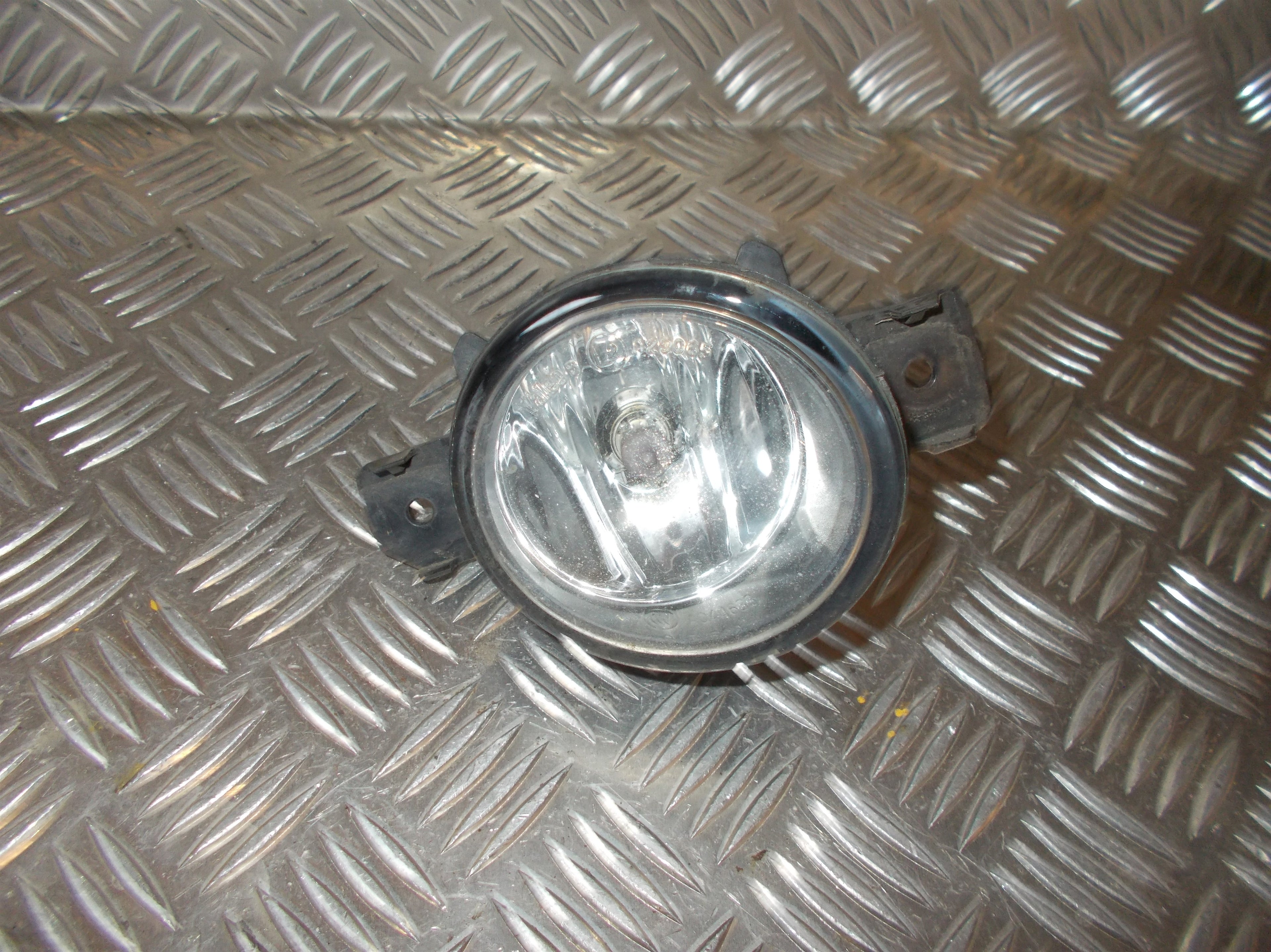 Renault Clio 3 Tågelygte For Med OEM Nr. 89201782 Fra Renault Ophugger