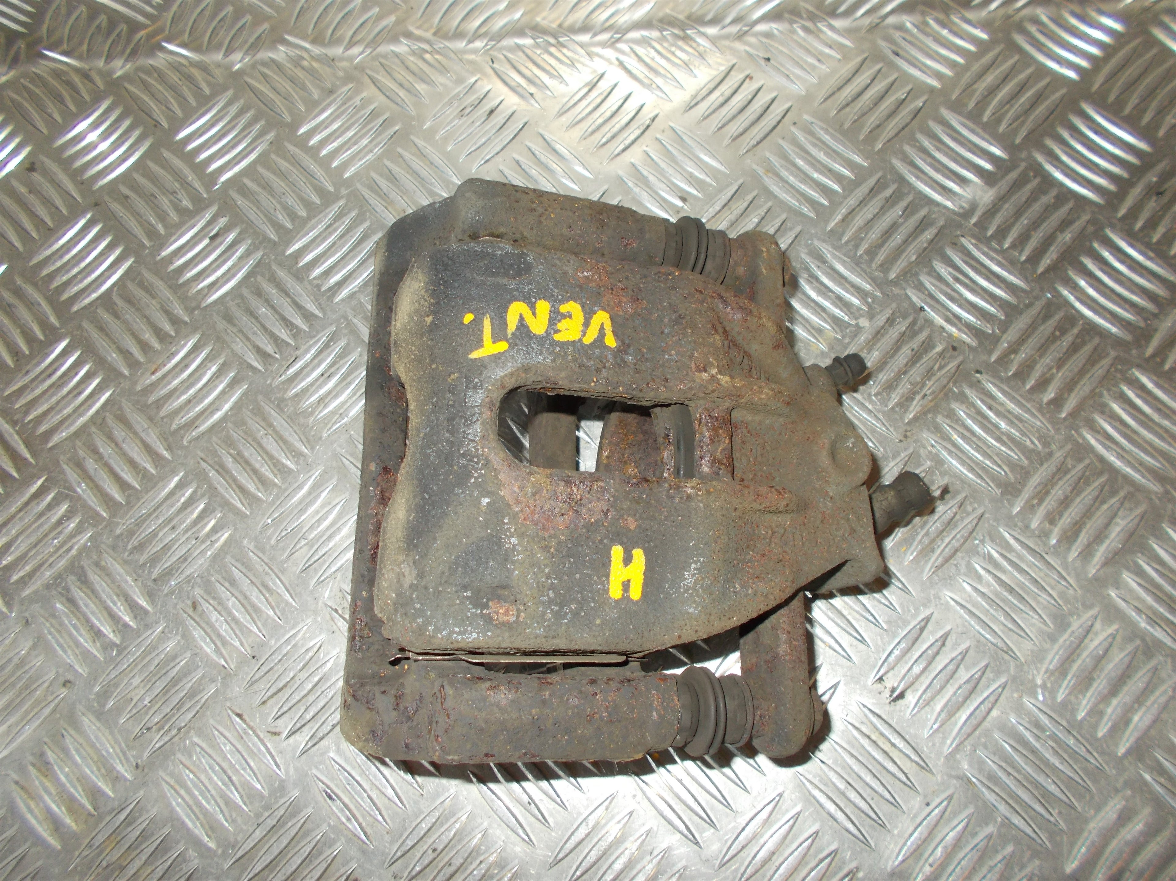 Renault Clio 3 Bremsekaliber Hf Med OEM Nr. 7701208332 Fra Renault Ophugger