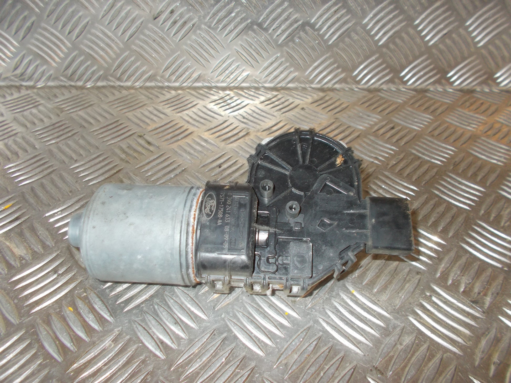 Ford Mondeo 4 Viskermotor Med OEM Nr. 0390241633 Fra Ford Ophugger