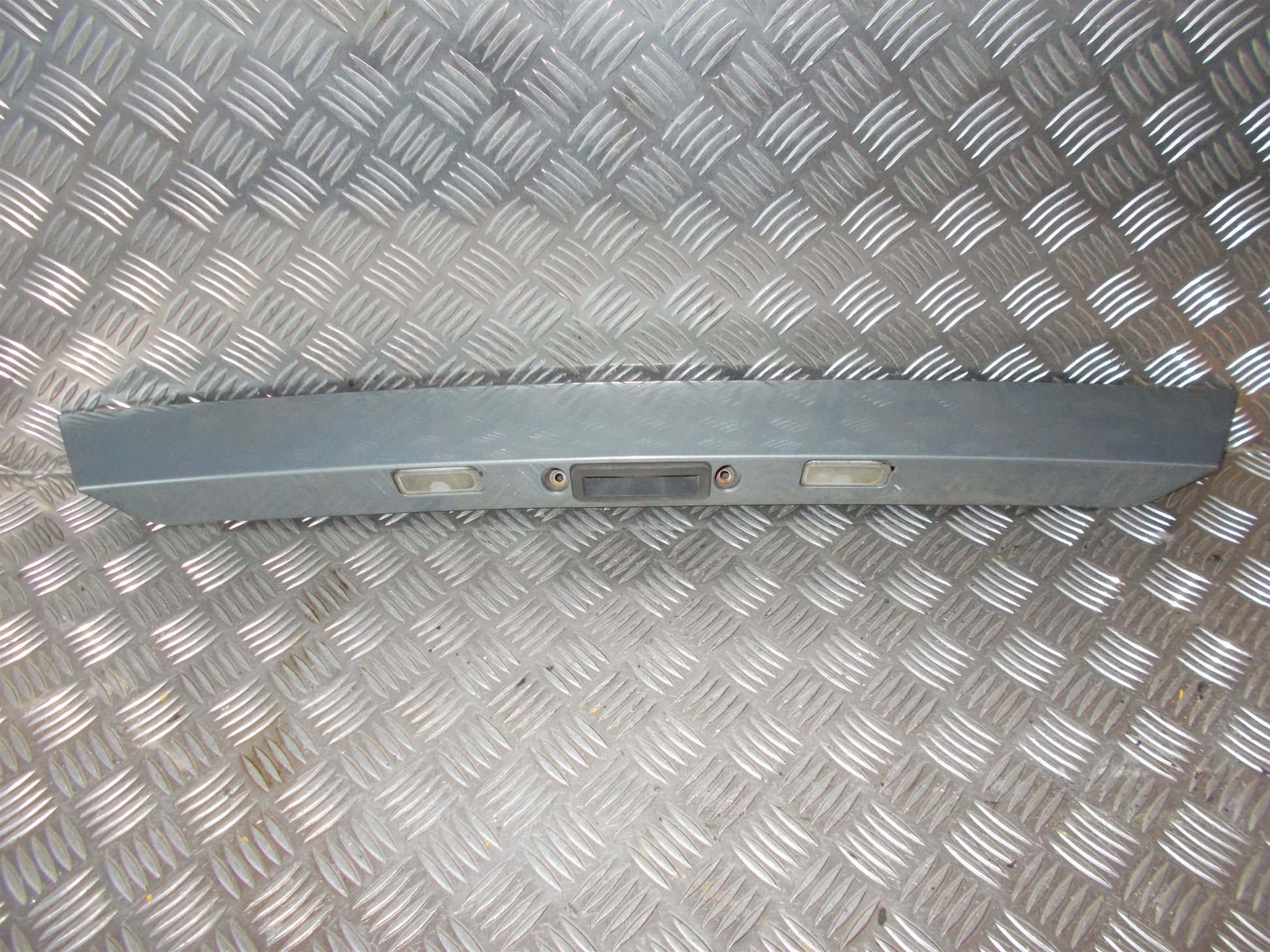 Ford Mondeo 4 Nummerpladelygte Med OEM Nr. Ophugger Fra Ford Ophugger