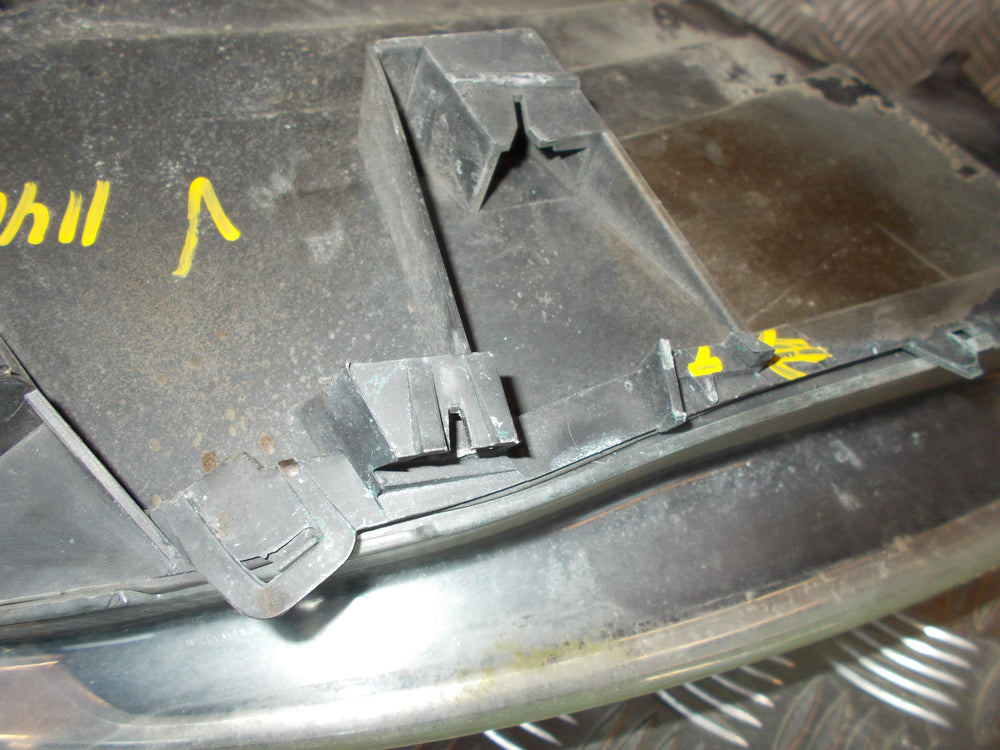 Citroen C8 Forlygte Med OEM Nr. 1494316080 Fra Citroen Ophugger