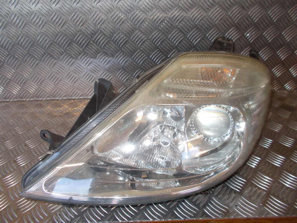 Citroen C8 Forlygte Med OEM Nr. 1494316080 Fra Citroen Ophugger