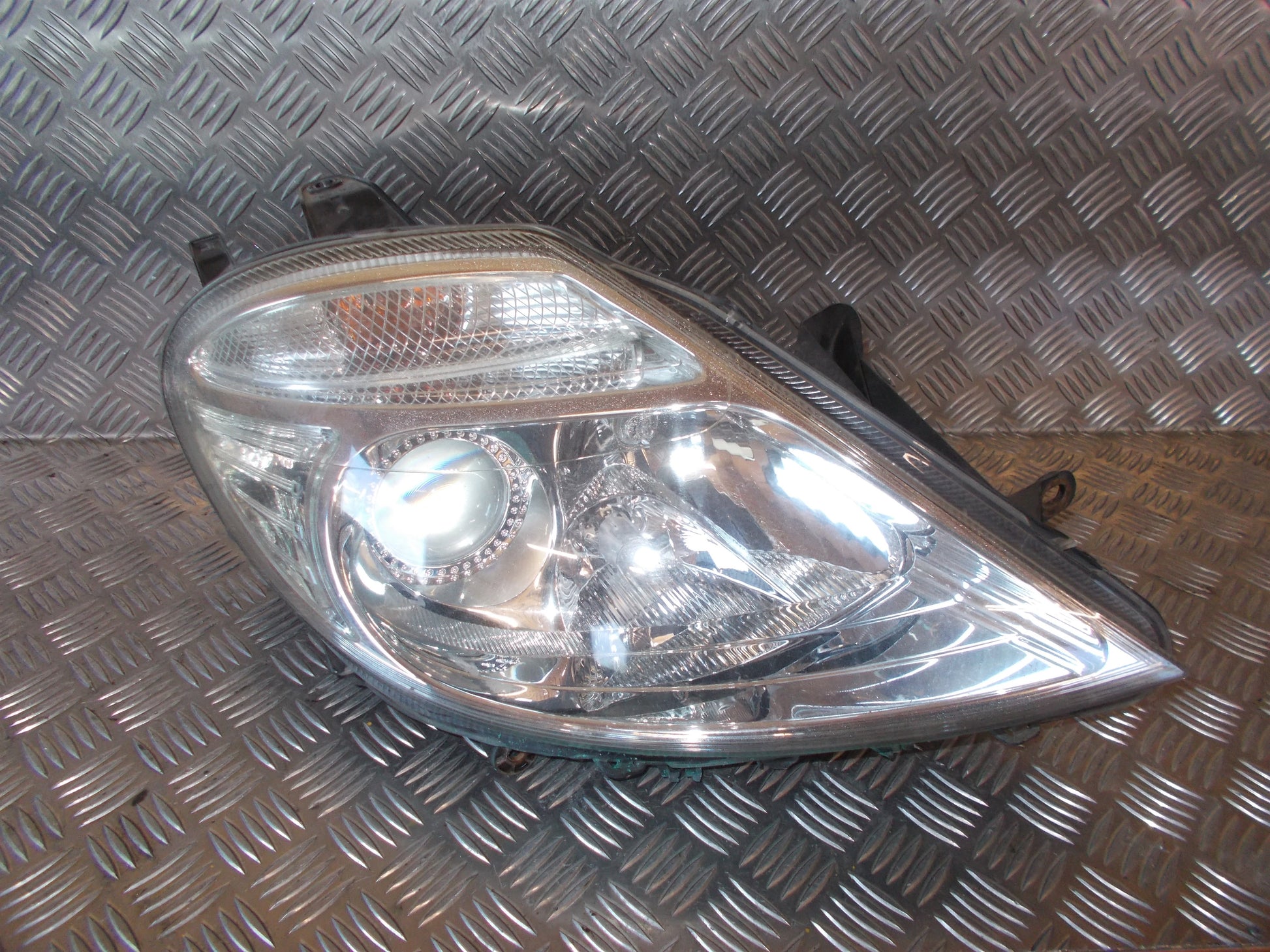 Citroen C8 Forlygte Med OEM Nr. 1494315080 Fra Citroen Ophugger