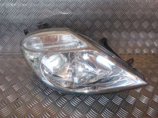 Citroen C8 Forlygte Med OEM Nr. 1494315080 Fra Citroen Ophugger