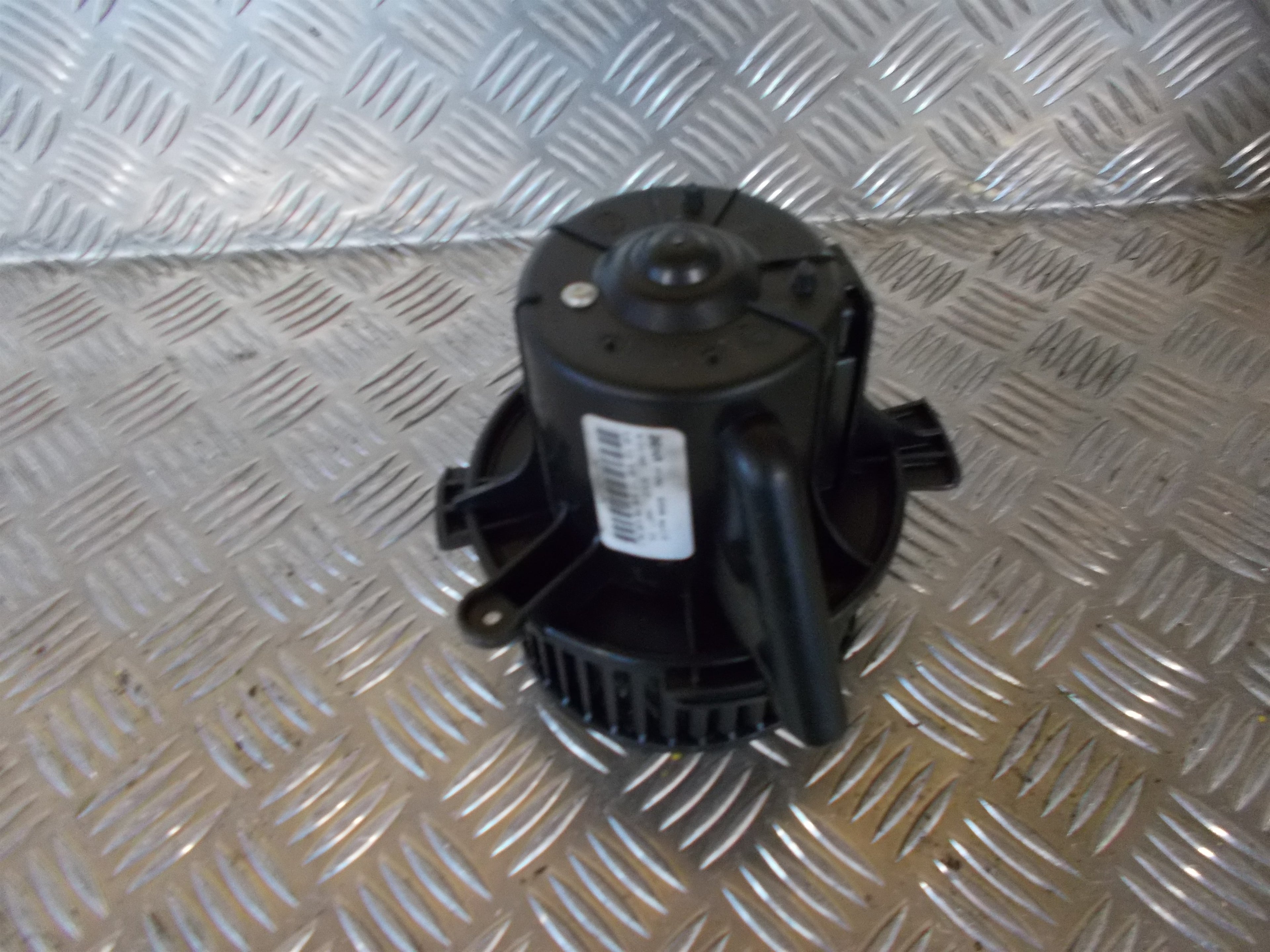 Citroen C4 Varmeblæser Med OEM Nr. 6441S6 Fra Citroen Ophugger