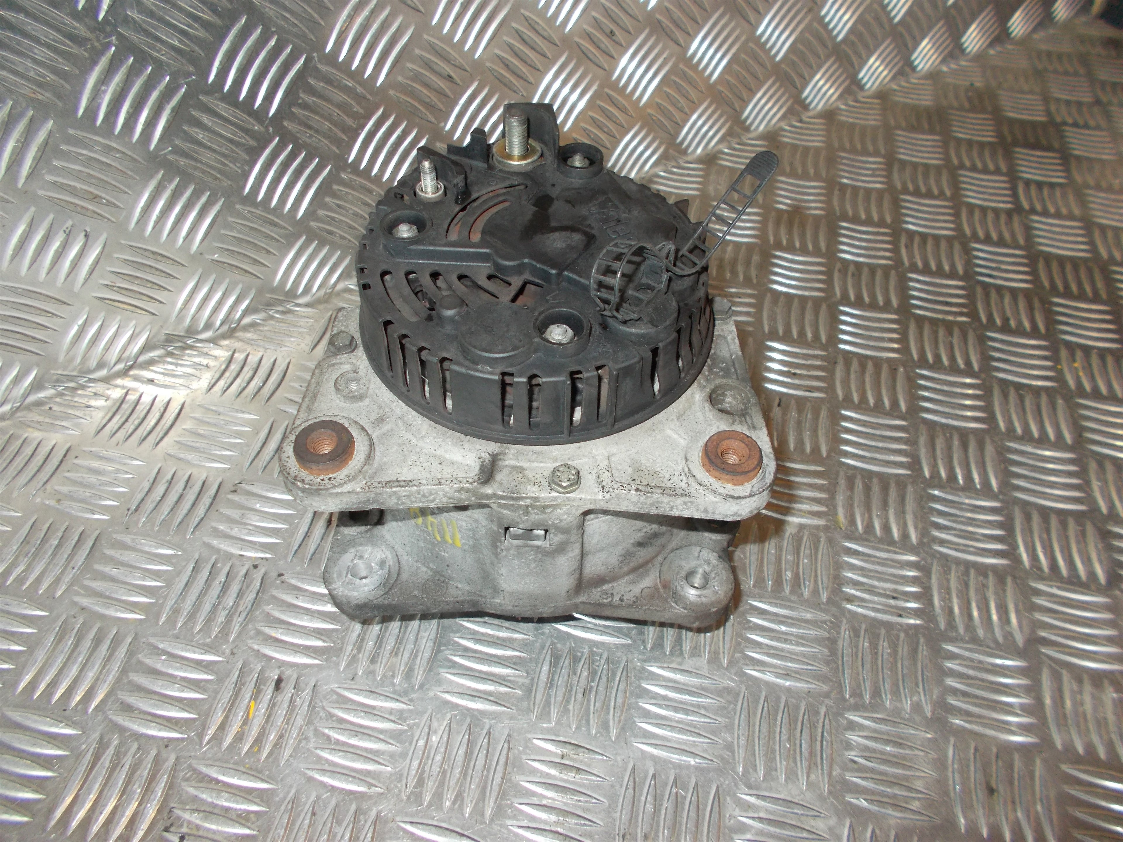 Audi A4 Generator Med OEM Nr. 058903018BX Fra Audi Ophugger