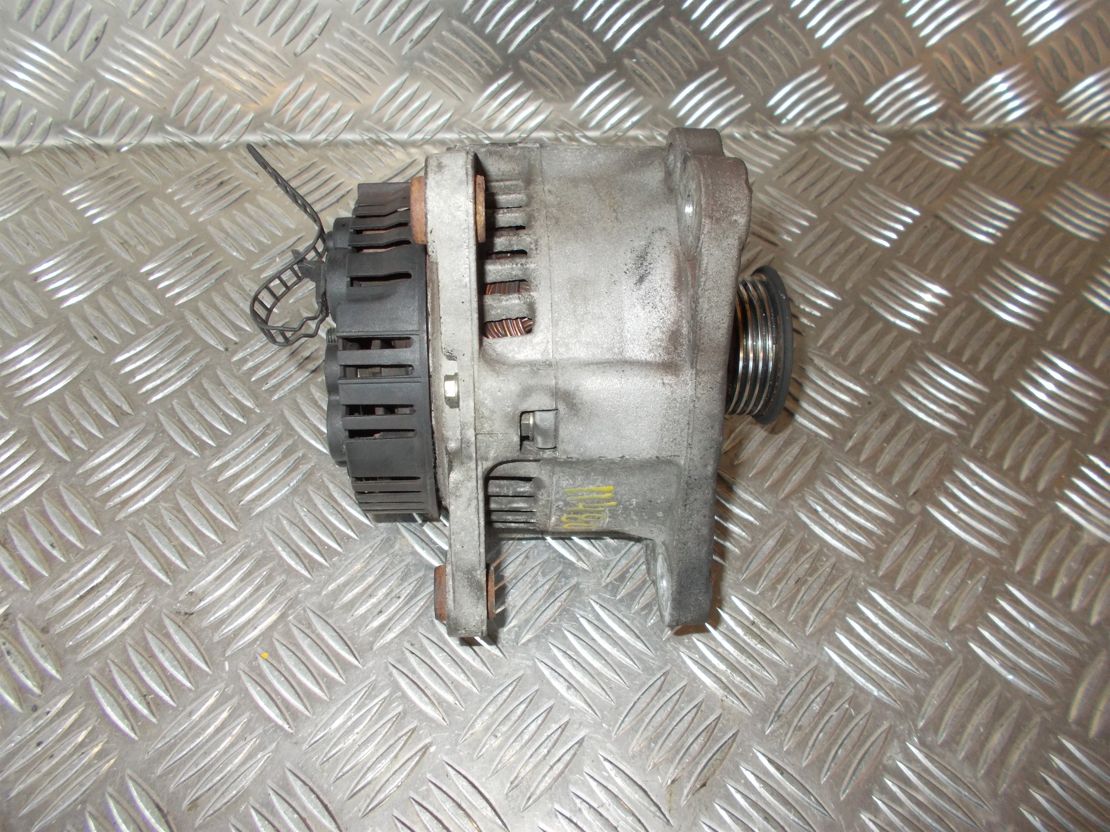 Audi A4 Generator Med OEM Nr. 058903018BX Fra Audi Ophugger