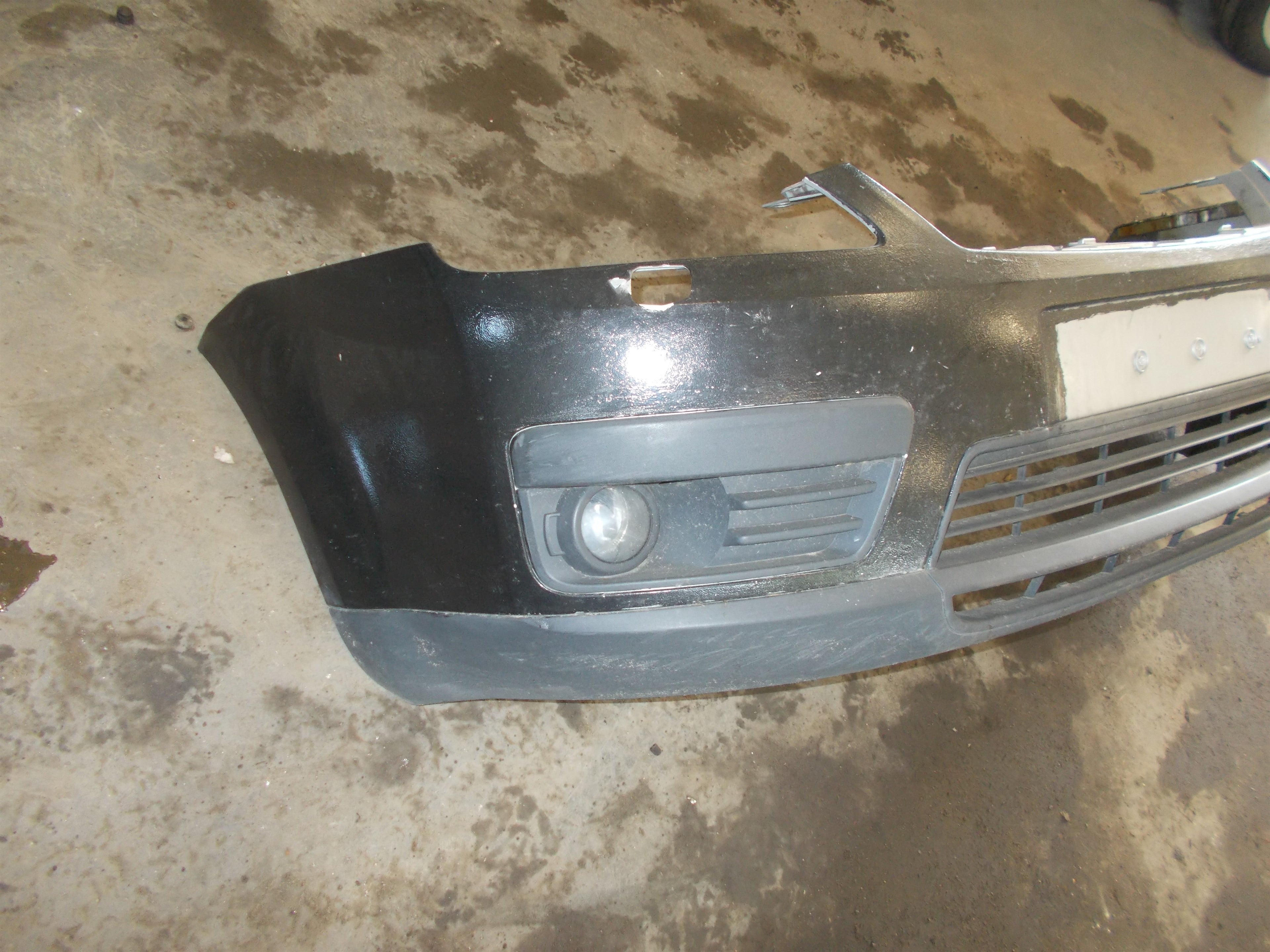 Ford C-Max 1 Forkofanger Med OEM Nr. 1334684 Fra Ford Ophugger