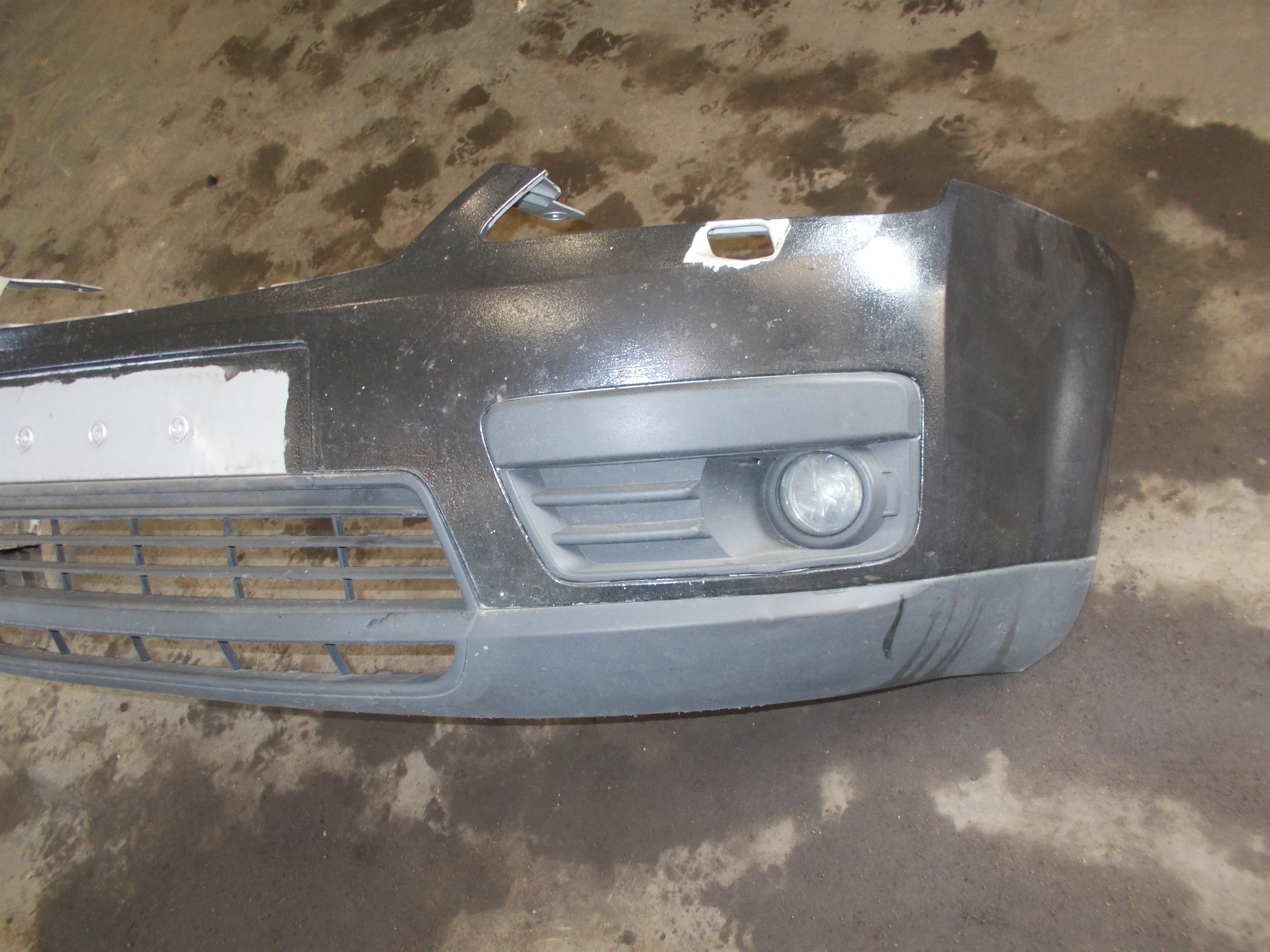 Ford C-Max 1 Forkofanger Med OEM Nr. 1334684 Fra Ford Ophugger