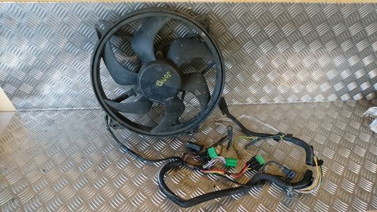 VW Golf 5 1K Kølerblæser El Med OEM Nr. VF38E4HXF81402833 Fra VW Ophugger
