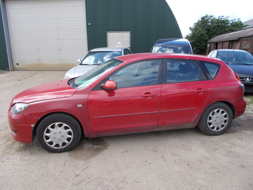Mazda 3 Bk Pluk-Selv-Bil Med OEM Nr. Ophugger Fra Mazda Ophugger