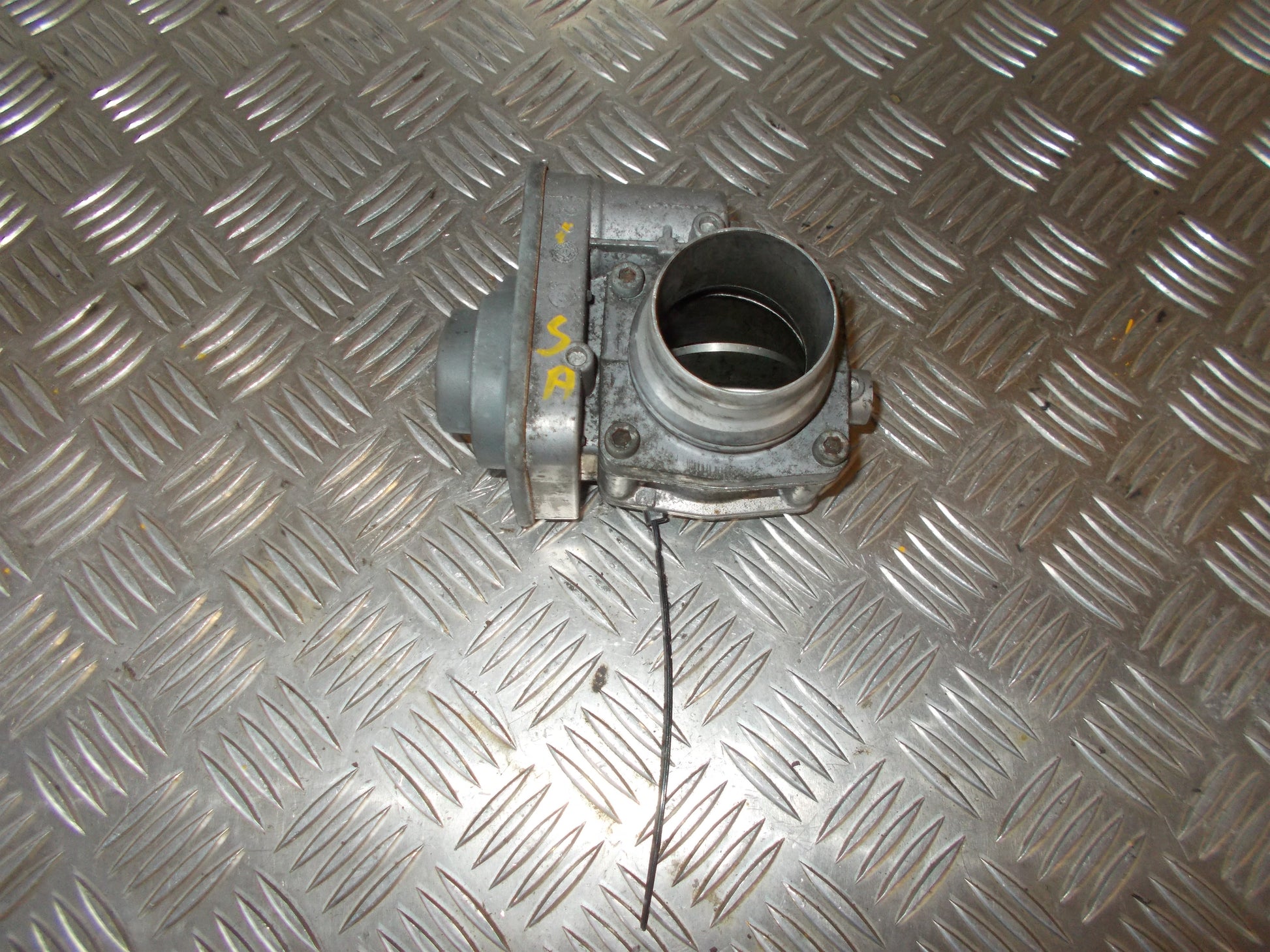 Opel Astra J Spjældhus Med OEM Nr. 98105210 Fra Opel Ophugger