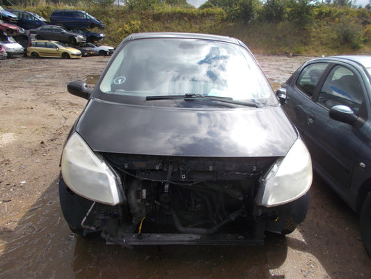Renault Megane Scenic 2 Pluk-Selv-Bil Med OEM Nr. Ophugger Fra Renault Ophugger