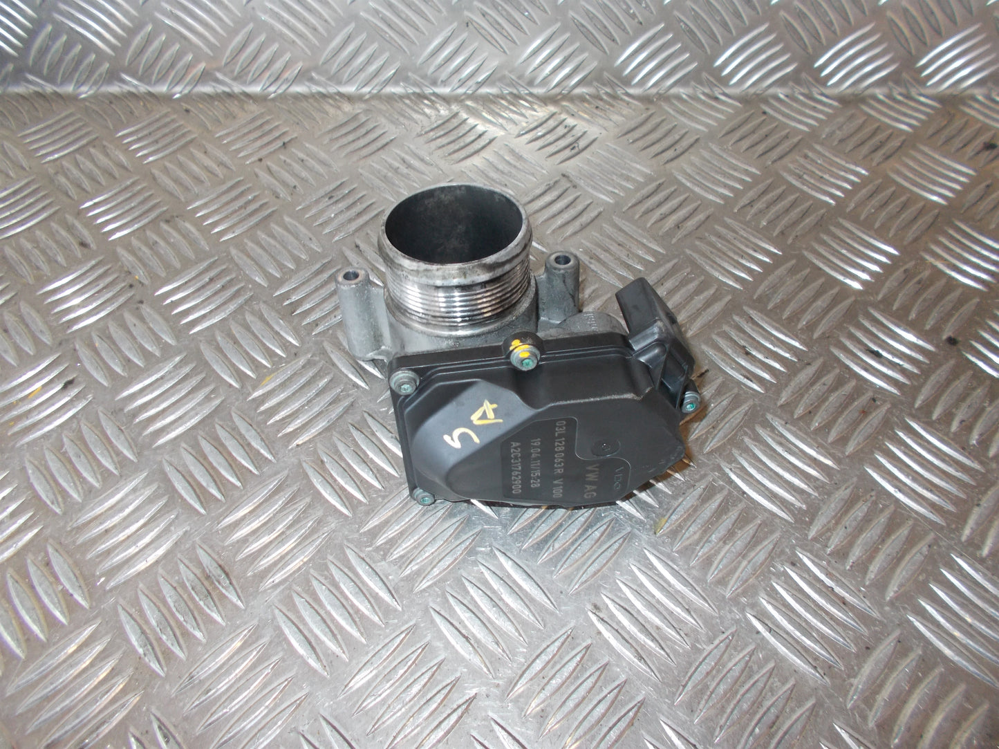 Seat Ibiza 6J Spjældhus Med OEM Nr. 03L128063R Fra Seat Ophugger