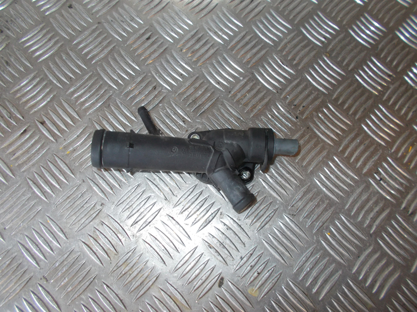 Seat Ibiza 6J Vandstuds Øverste Med OEM Nr. 03L121131F Fra Seat Ophugger