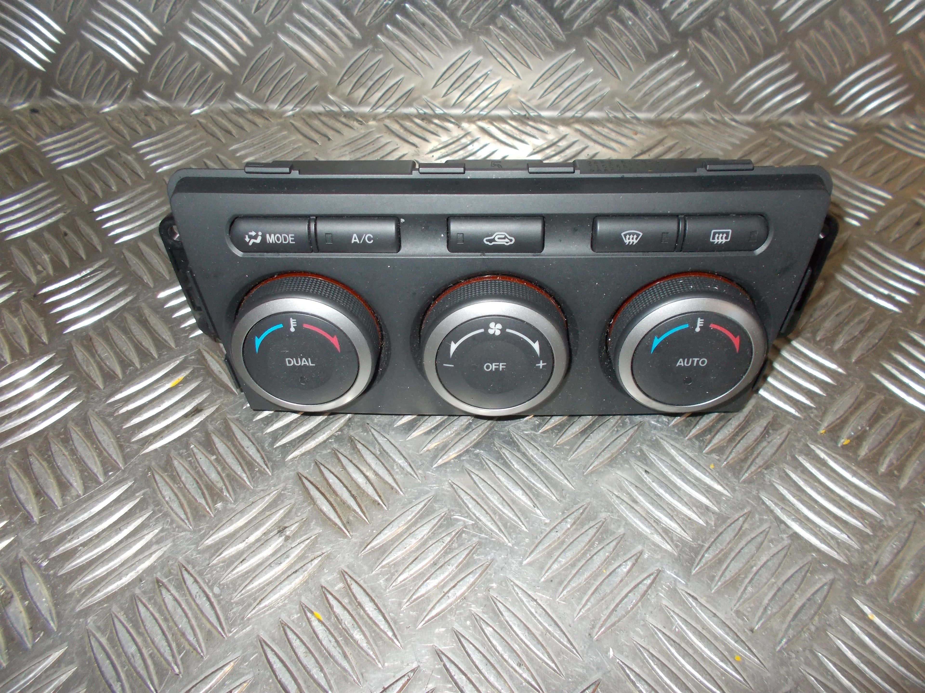 Mazda 6 Gh Varmeregulering Med OEM Nr. GAP361190A Fra Mazda Ophugger