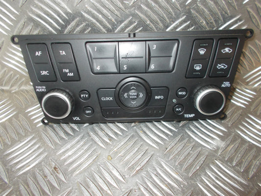 Nissan Almera N16 Radio M/Cd Med OEM Nr. Ophugger Fra Nissan Ophugger