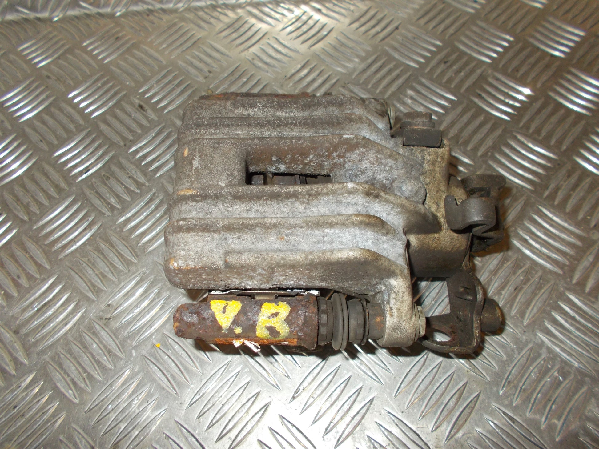 Skoda Fabia Bremsekaliber VB Med OEM Nr. 1J0615423G Fra Skoda Ophugger