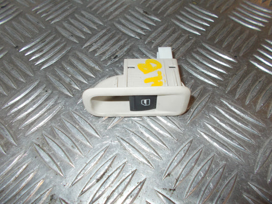 Skoda Fabia Kontakt Rudehejs Med OEM Nr. 5J0959855 Fra Skoda Ophugger