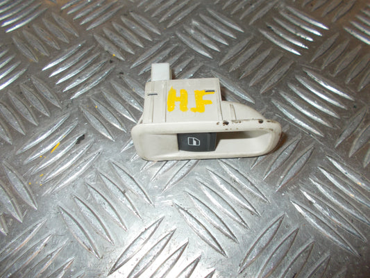 Skoda Fabia Kontakt Rudehejs Med OEM Nr. 5J0867435 Fra Skoda Ophugger