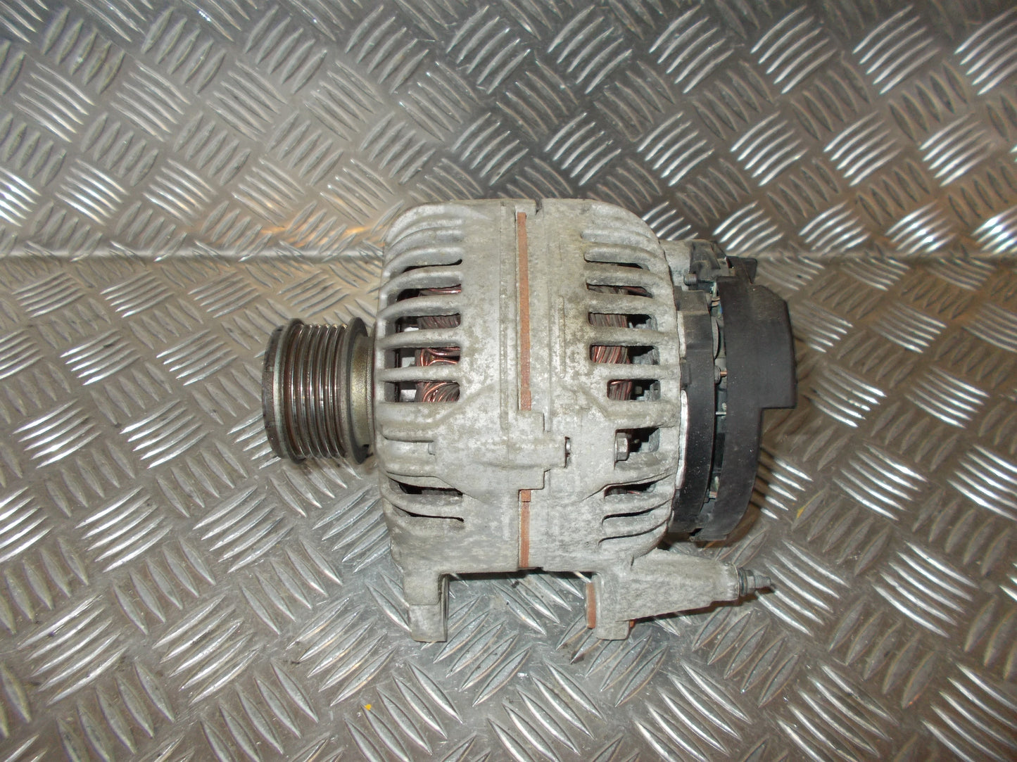 Skoda Fabia Generator Med OEM Nr. 0124515010 Fra Skoda Ophugger