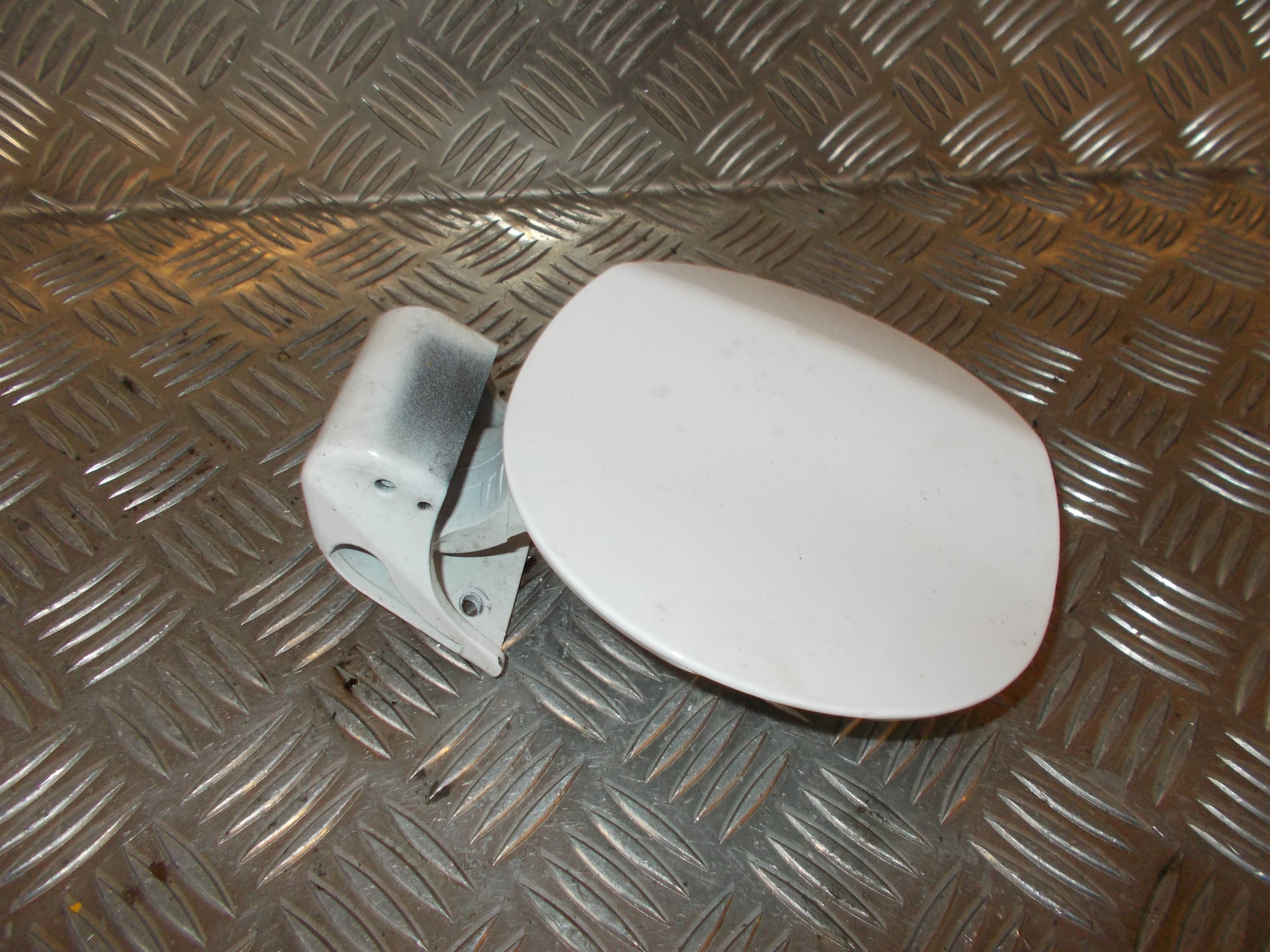 Hyundai I20 NL Benzinklap / Tankklap Med OEM Nr. Ophugger Fra Hyundai Ophugger