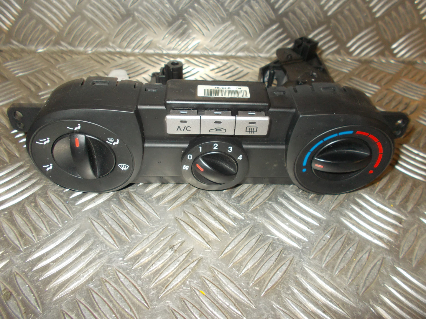 Hyundai I20 NL Varmeregulering Med OEM Nr. Ophugger Fra Hyundai Ophugger