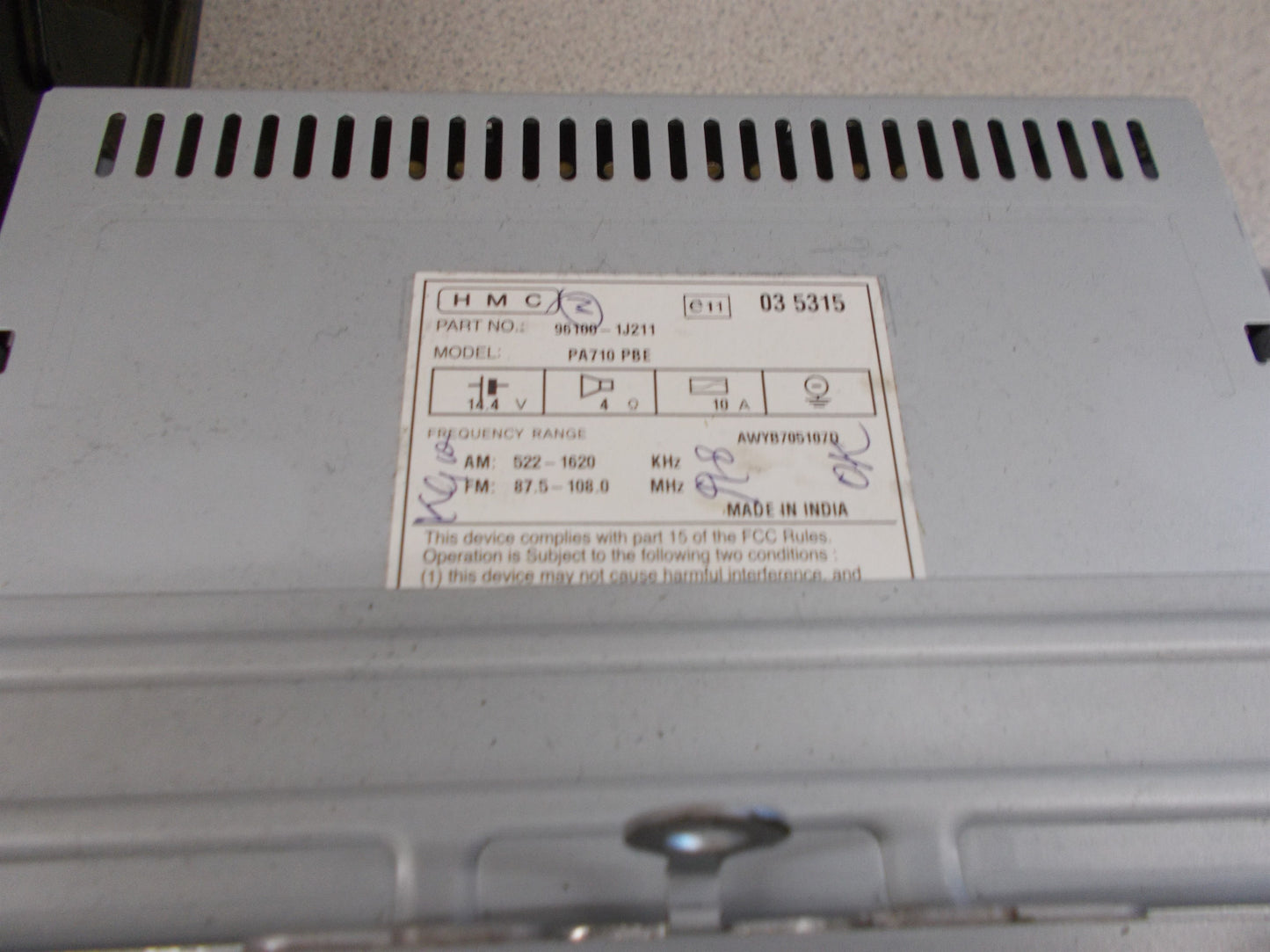 Hyundai I20 NL Radio M/Cd Med OEM Nr. 961001J211 Fra Hyundai Ophugger