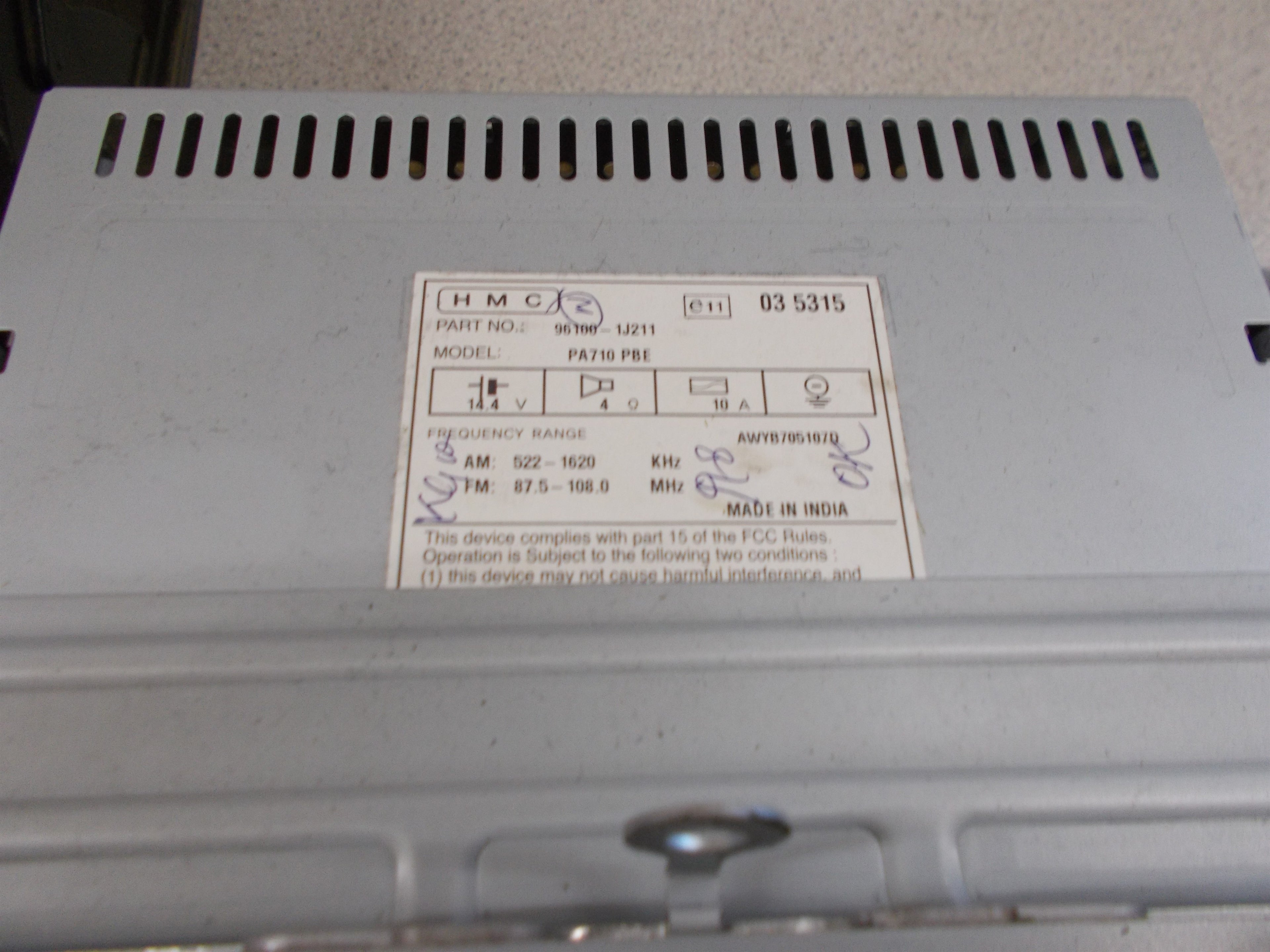 Hyundai I20 Nl Radio M/Cd Med OEM Nr. 961001J211 Fra Hyundai Ophugger