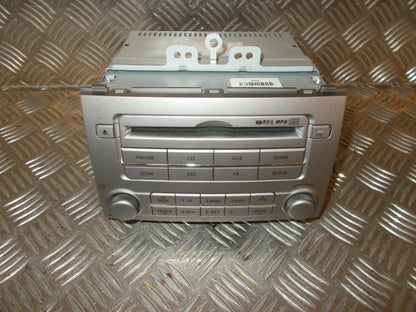 Hyundai I20 NL Radio M/Cd Med OEM Nr. 961001J211 Fra Hyundai Ophugger