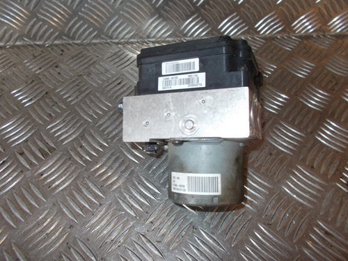 Hyundai I20 Nl ABS Pumpe Med OEM Nr. 589101J220 Fra Hyundai Ophugger