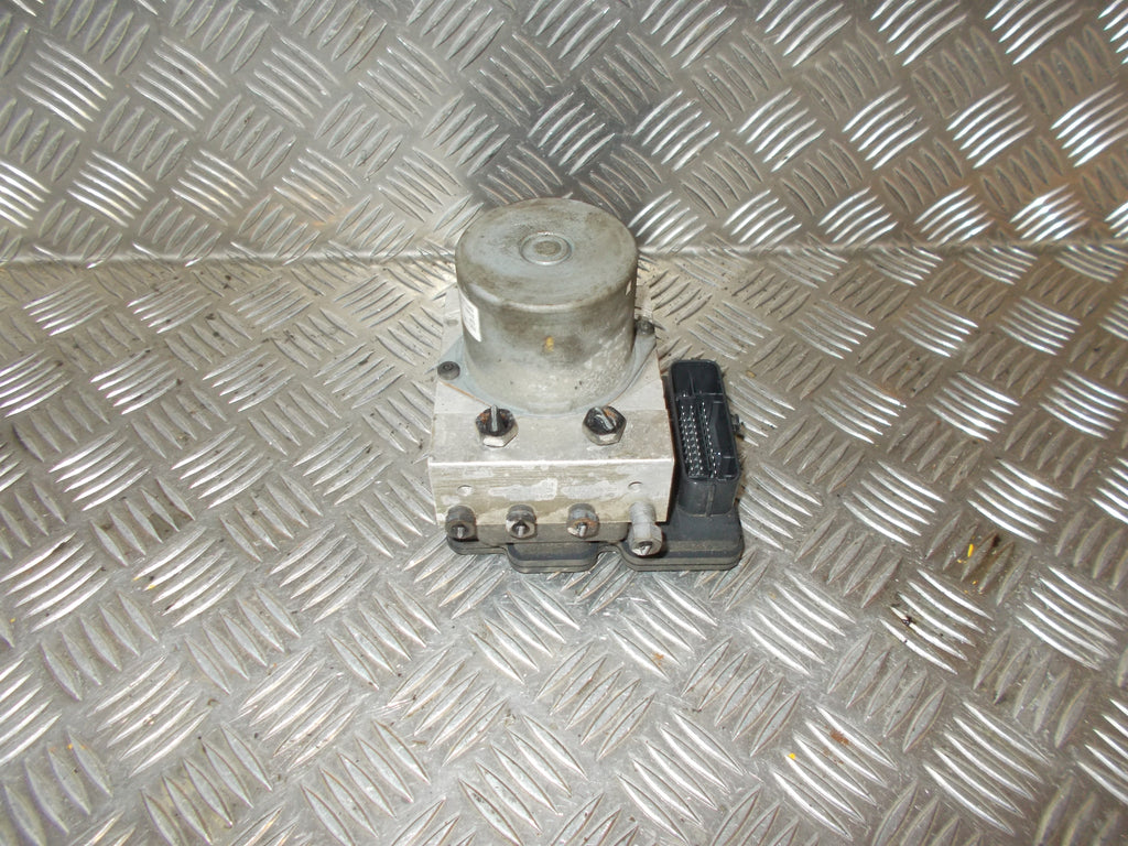 Hyundai I20 Nl ABS Pumpe Med OEM Nr. 589101J220 Fra Hyundai Ophugger