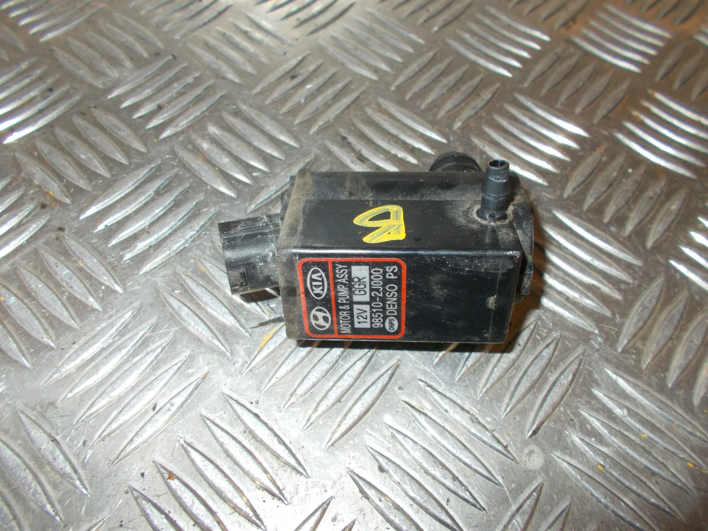 Hyundai I20 NL Sprinkler M/Motor Med OEM Nr. 985102J000 Fra Hyundai Ophugger