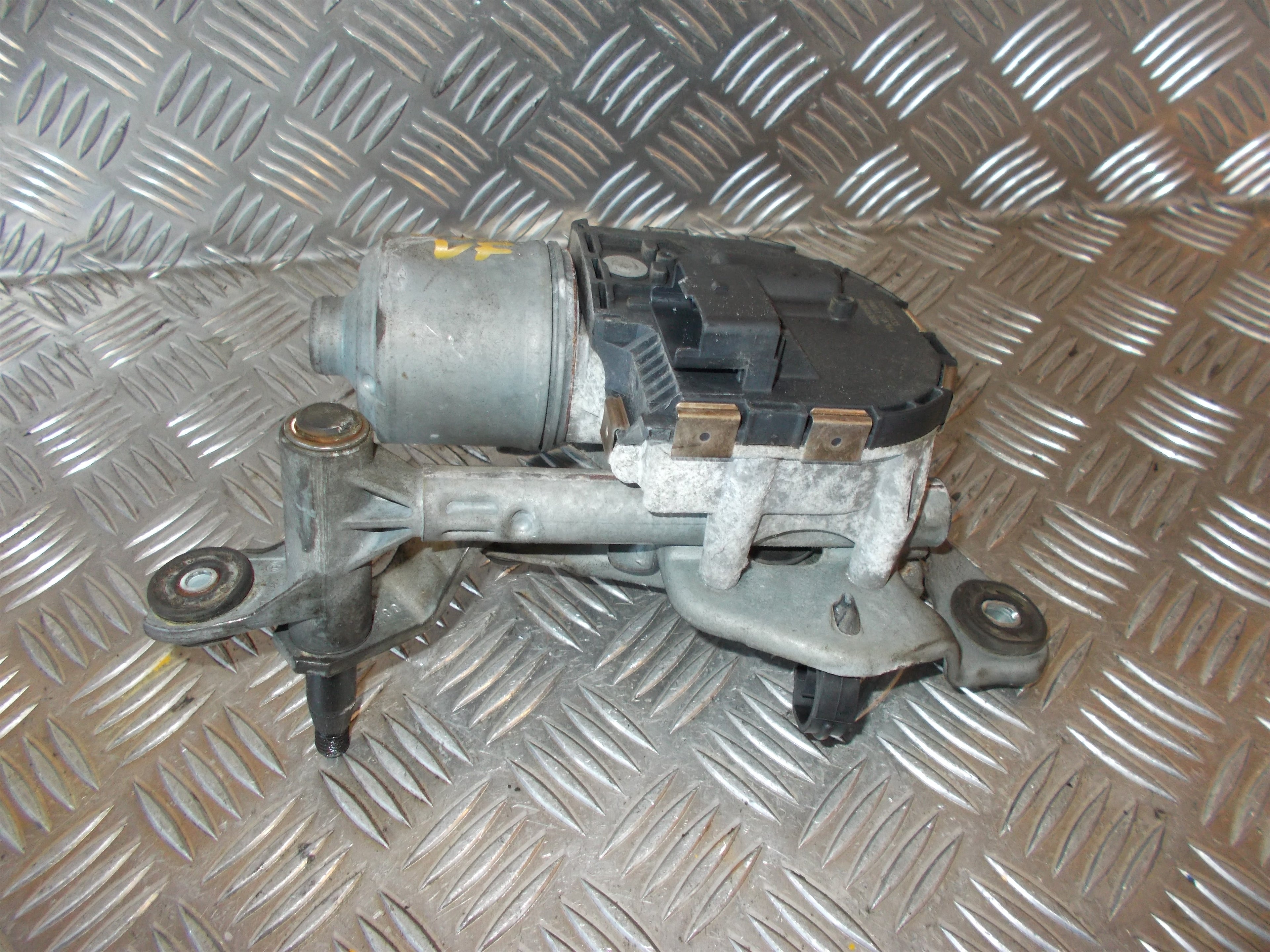 Peugeot 407 Viskermotor Med OEM Nr. 6405GL Fra Peugeot Ophugger
