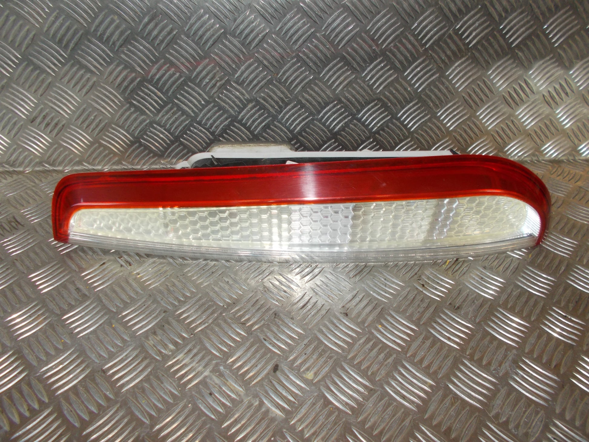 Ford Focus Baglygte Med OEM Nr. 1520762 Fra Ford Ophugger