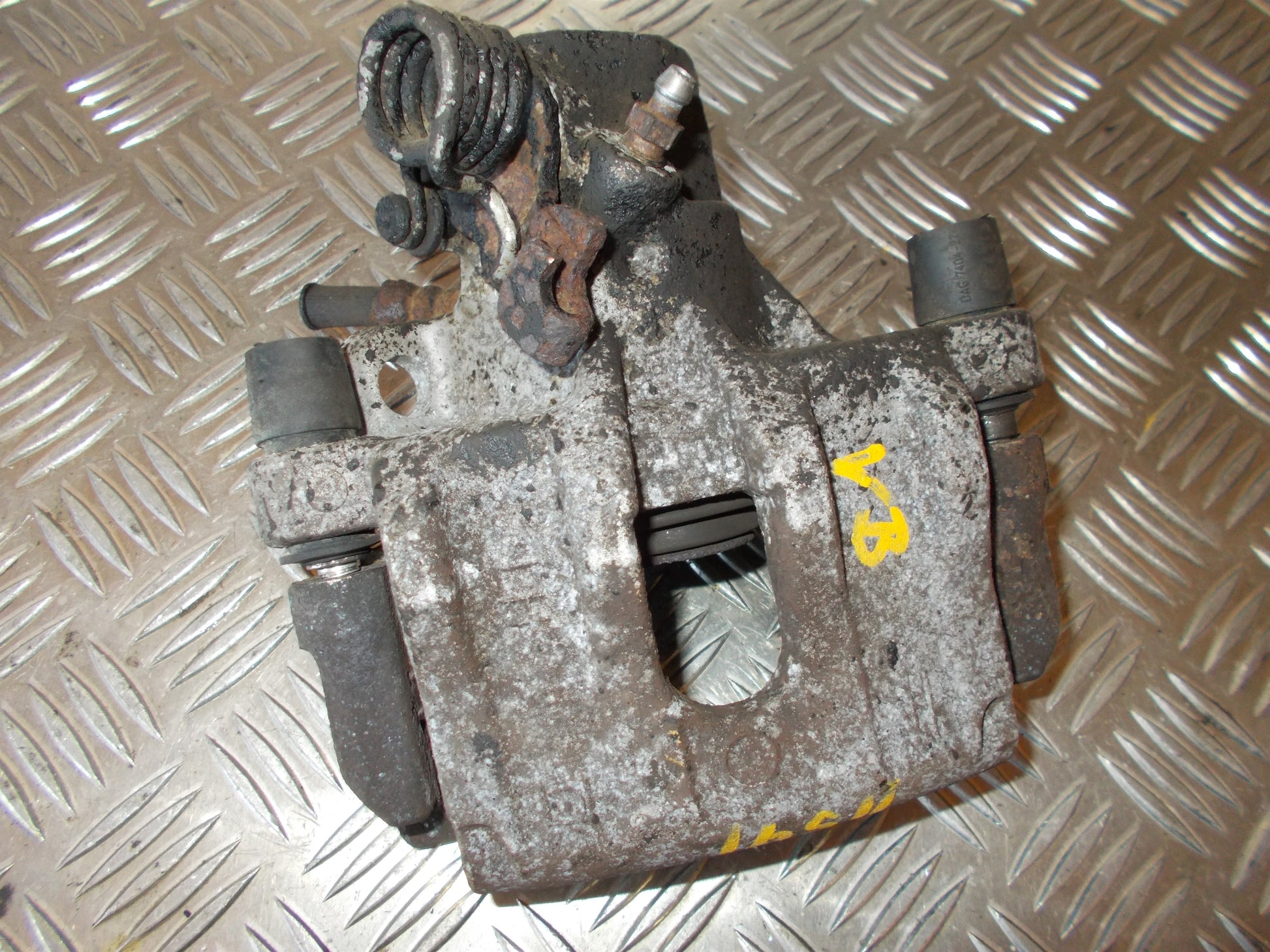 Mazda 3 BK Bremsekaliber VB Med OEM Nr. Ophugger Fra Mazda Ophugger