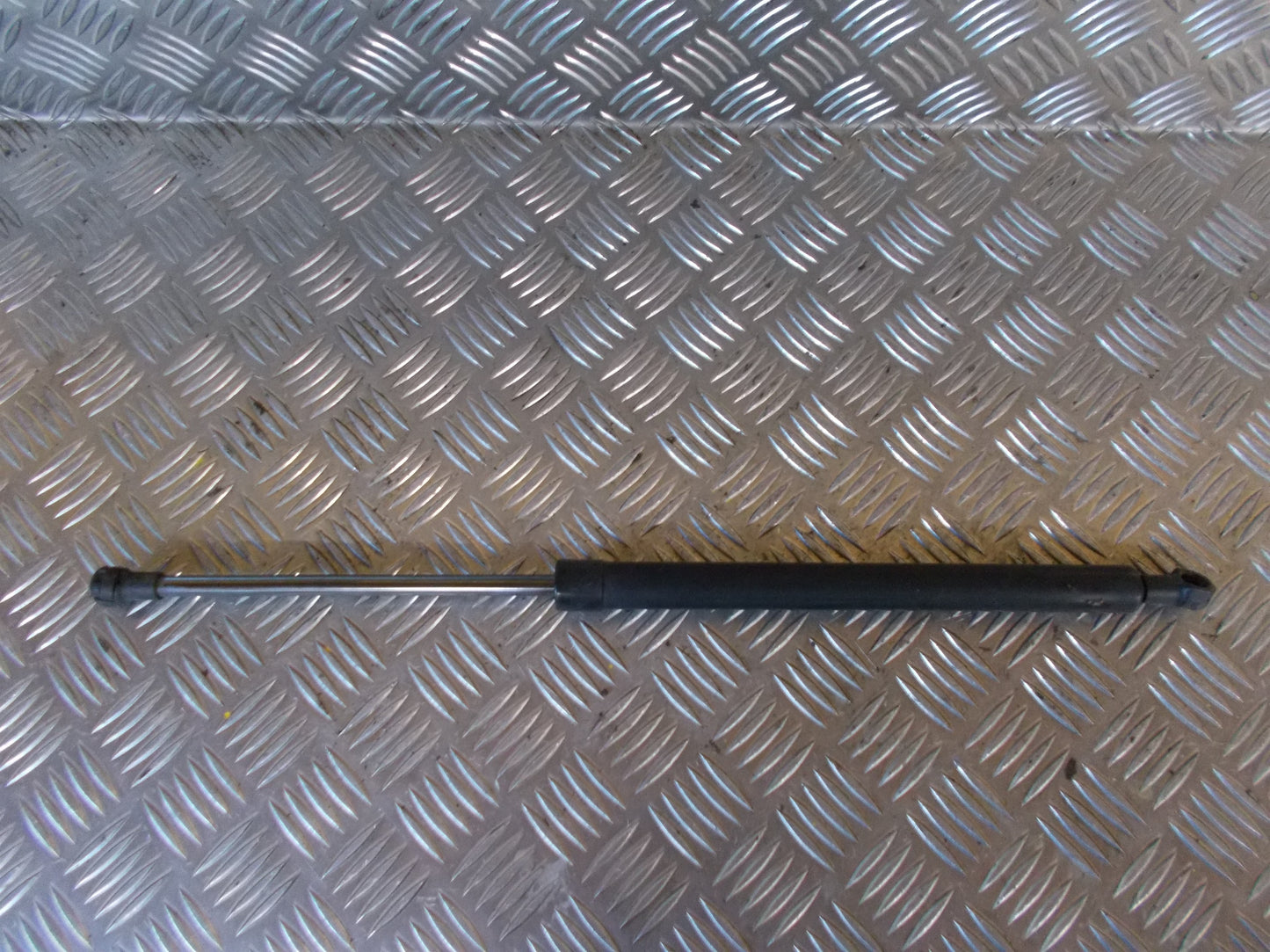 Mazda 6 GH Bagklapsdæmper Med OEM Nr. GS1M Fra Mazda Ophugger