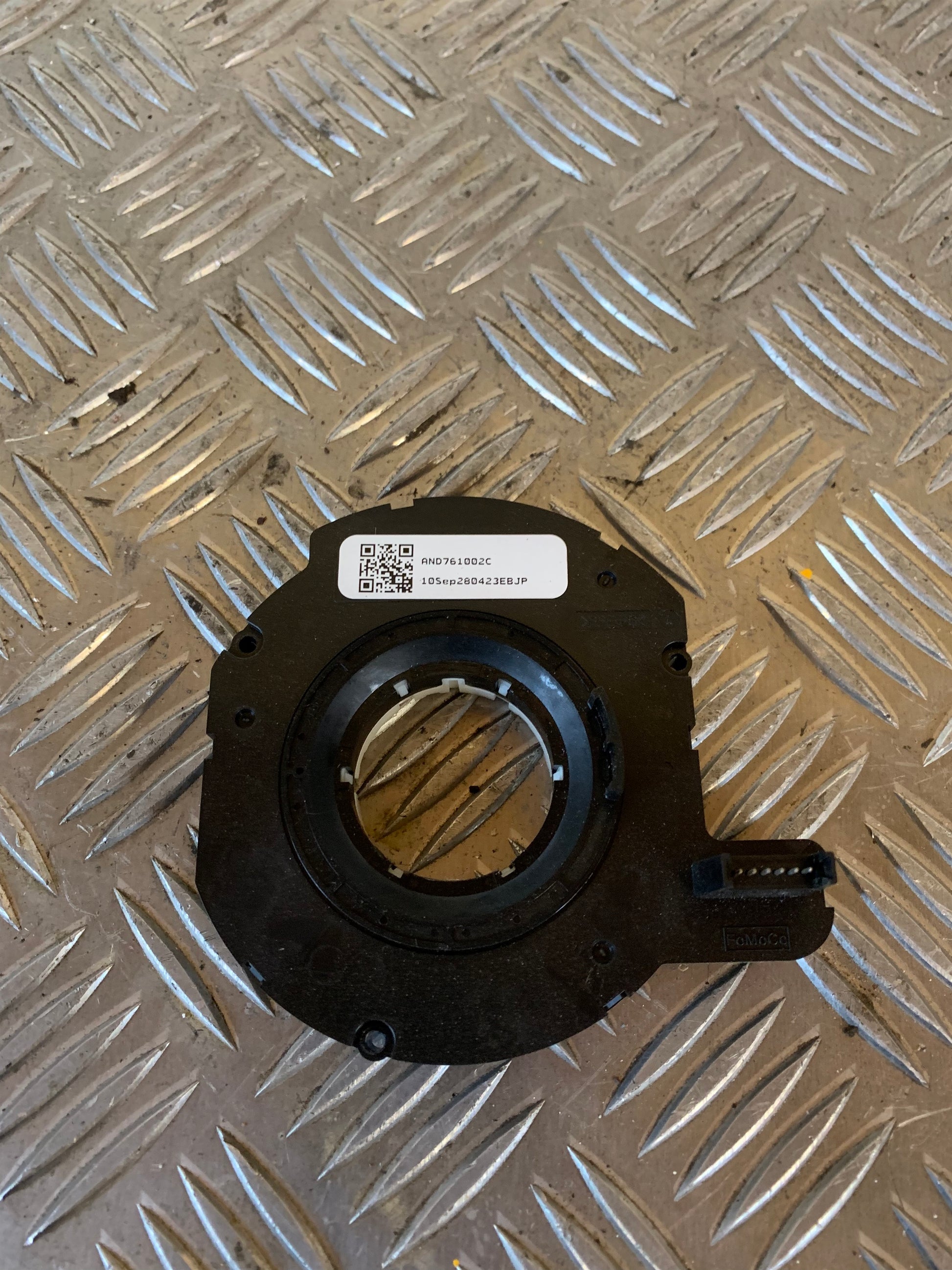 Volvo S60/V60 Ratvinkelsensor Med OEM Nr. AND761002C Fra Volvo Ophugger