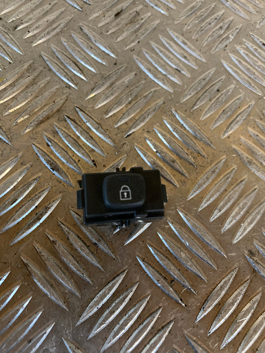 Volvo S60/V60 Kontakt Diverse Med OEM Nr. 31275374 Fra Volvo Ophugger