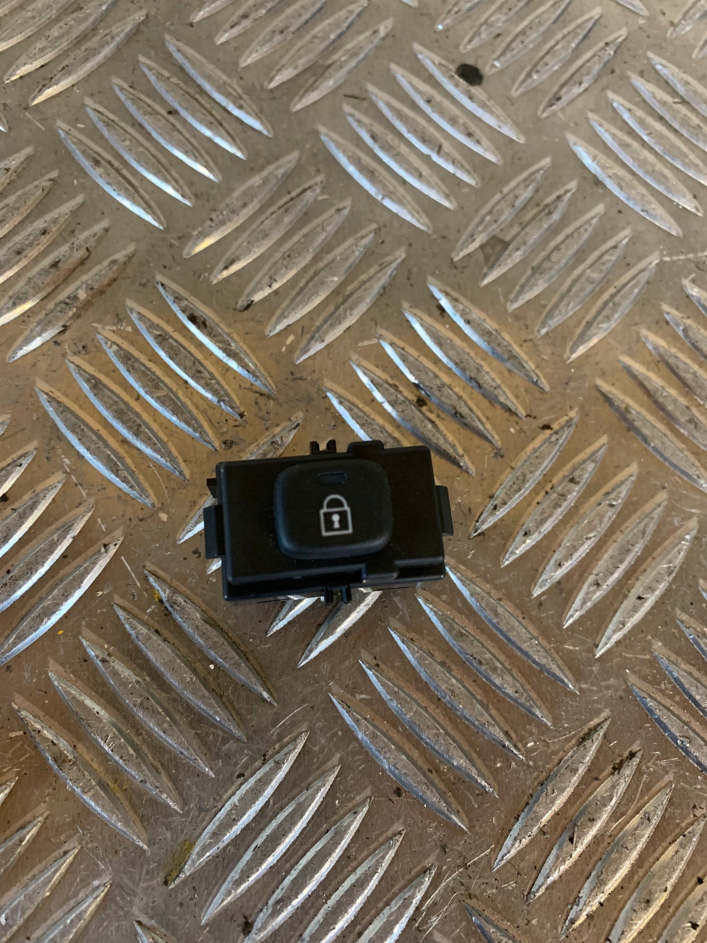 Volvo S60/V60 Kontakt Diverse Med OEM Nr. 31275374 Fra Volvo Ophugger