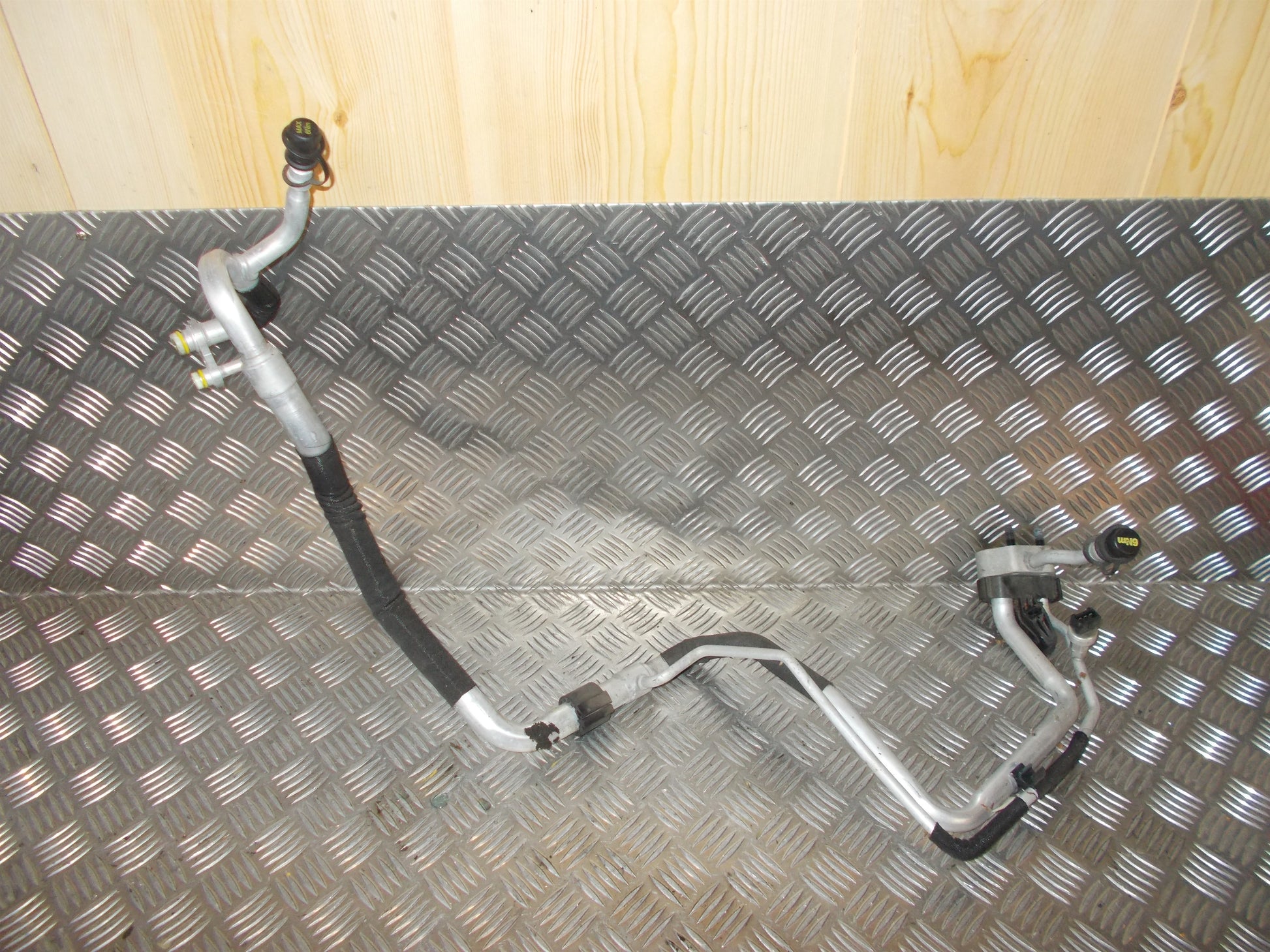 Volvo S60/V60 Aircond. Rør/Slanger Med OEM Nr. 30733781 Fra Volvo Ophugger