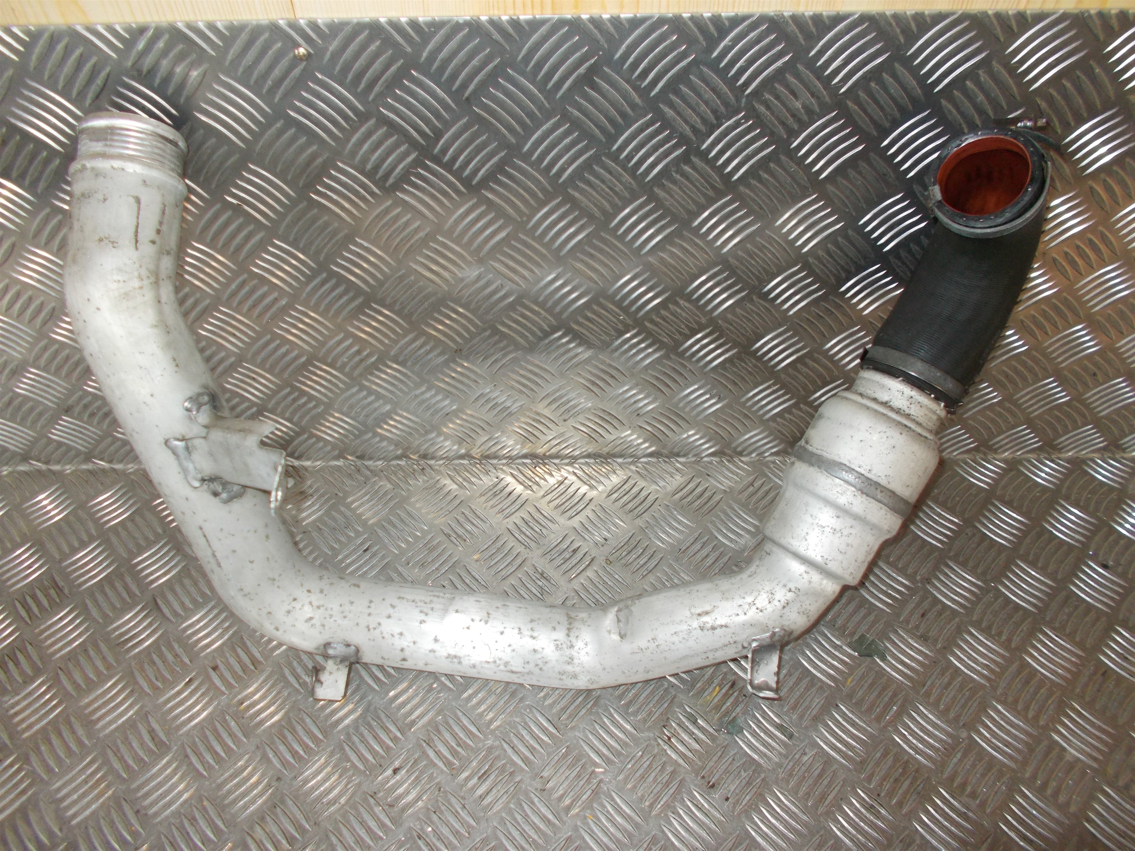 Volvo S60/V60 Turbo/Intercool. Slanger Med OEM Nr. 31319820 Fra Volvo Ophugger