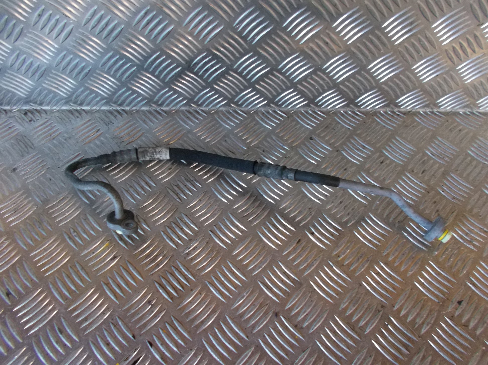 Volvo S60/V60 Aircond. Rør/Slanger Med OEM Nr. 8G9N19E932AG Fra Volvo Ophugger