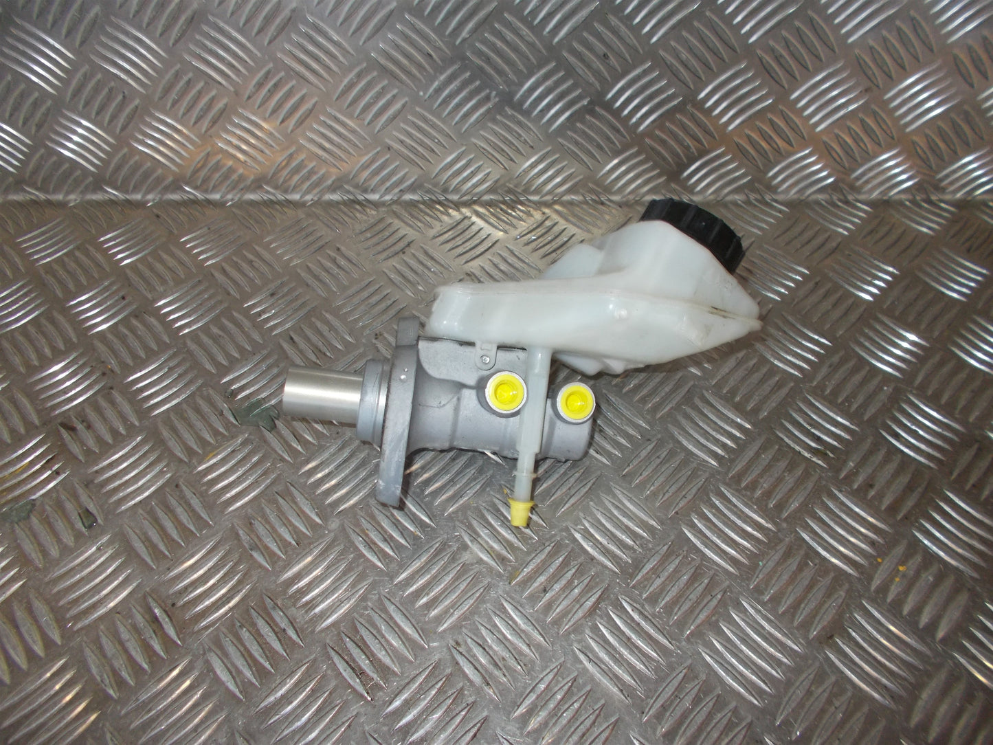 Volvo S60/V60 Bremsehovedcylinder Med OEM Nr. Ophugger Fra Volvo Ophugger